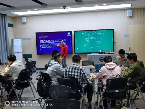 武漢大學鴻蒙課程引爆學生熱情，近400人選修并拓展社會經濟咨詢服務